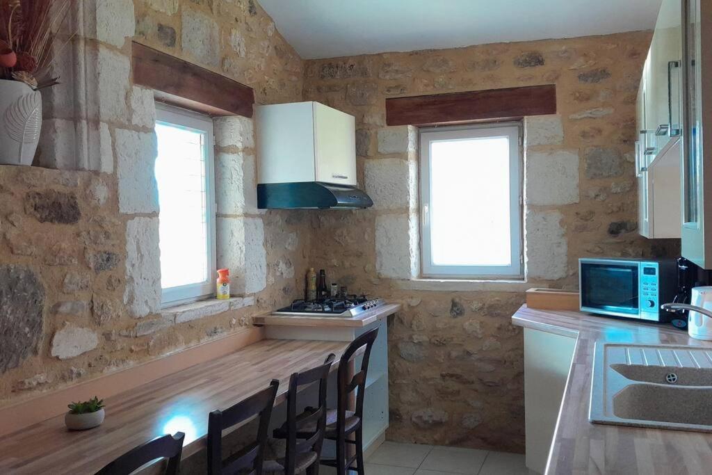 Gite Lot'Ivier Piscine Nature Lot Montayral المظهر الخارجي الصورة